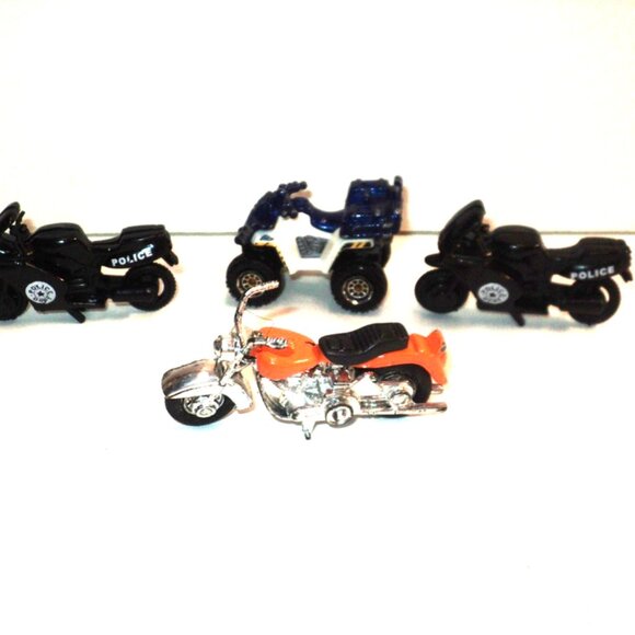 Lot of 7 Motorcycles, Snowmobile, Sand Shredder, ATV Vehicles, Plastic & Diecast - Picture 4 of 4
